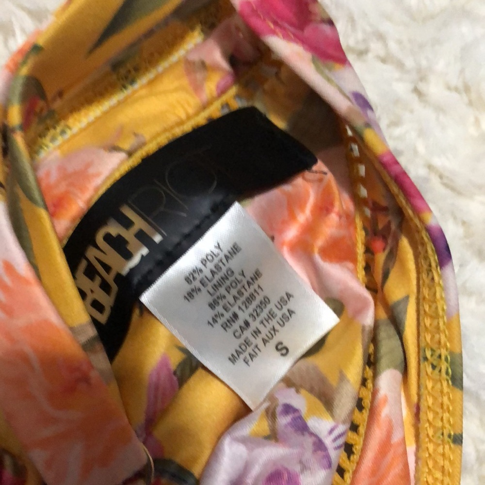 Beach Riot bikini 👙 - Picture 9 of 9